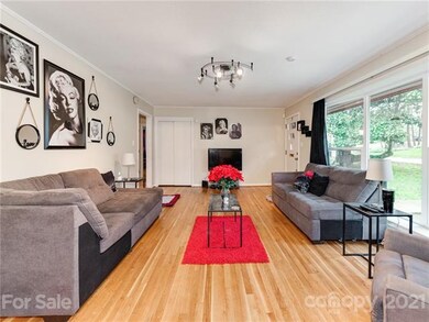 711 N Oakwood Dr, Statesville, NC 28677 - photo 6