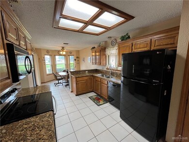 332 Rebecca Dr, Alamo, TX 78516 - photo 3