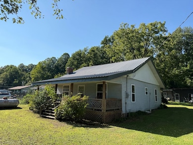 110 Fisher St, Andrews, NC 28901 - photo 5