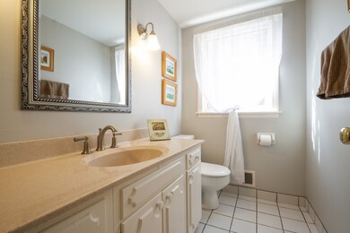 750 Spruce St, Glenview, IL 60025 - photo 7