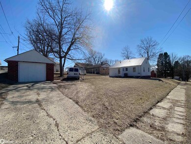 602 Davis St, Audubon, IA 50025 - photo 4