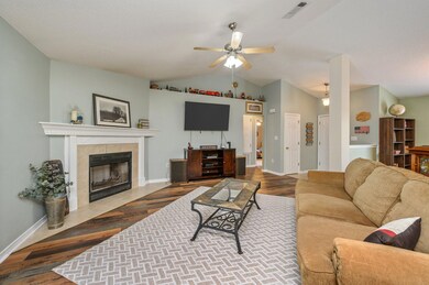 7-web-or-mls-2716 Paddock Cir-07