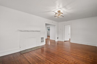 716 NE 8th St-004