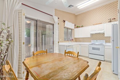 03 Kitchen 01