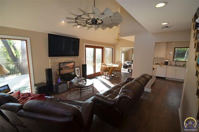 4342 SW Urish Rd, Topeka, KS 66610 - photo 4