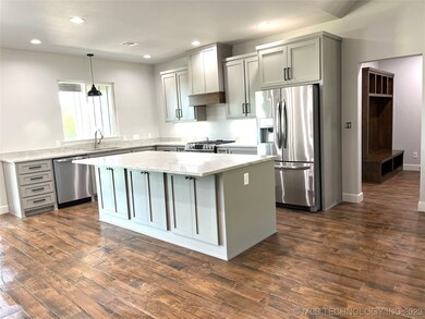 12427 N 11th East Ave, Skiatook, OK 74070 - photo 6