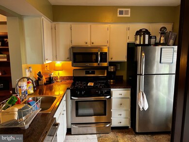 1603A Yarmouth Ln unit 1603, Mount Laurel, NJ 08054 - photo 2