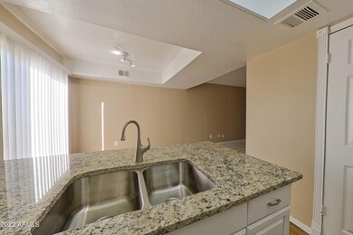 1618 N 32nd St Apt 2 Phoenix-print-007-0