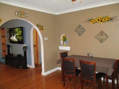 923 W New York St, Aurora, IL 60506 - photo 5