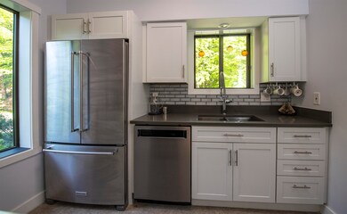 1299 Quechee Main St unit 2A, Hartford, VT 05001 - photo 2