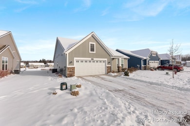 2911 Isle Grand Dr, Belmont, MI 49306 - photo 6