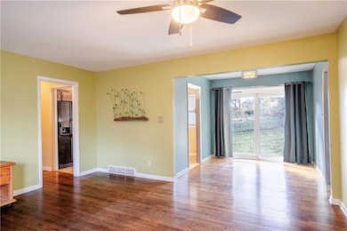 9702 Eby St, Overland Park, KS 66212 - photo 5