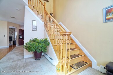 (3) ENTRY FOYER