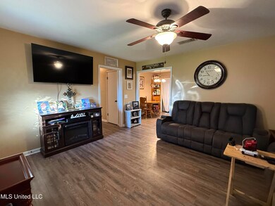 171 Colonial Cir, Magee, MS 39111 - photo 4