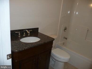 4443 Norfen Rd, Halethorpe, MD 21227 - photo 7