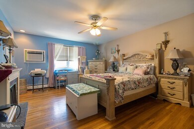 3825 Salina Rd, Philadelphia, PA 19154 - photo 7