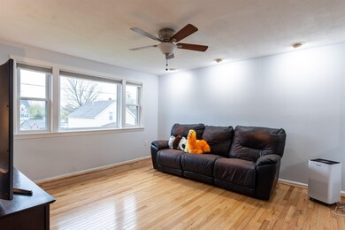 10 Bordeaux St, Nashua, NH 03060 - photo 4