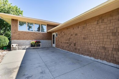 10 Hillcrest Ct SW, Pine Island, MN 55963 - photo 5