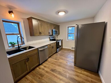 521 Pillsbury Ave, Albert Lea, MN 56007 - photo 7