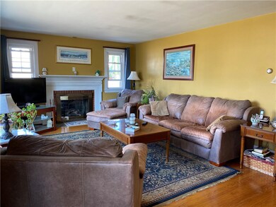 152 Ferncrest Ave, Cranston, RI 02905 - photo 4