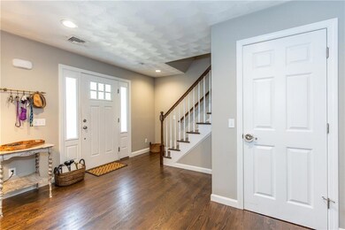 Entry / foyer