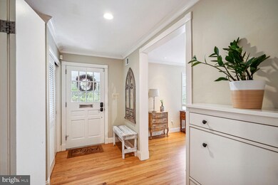 6306 Waterway Dr, Falls Church, VA 22044 - photo 5