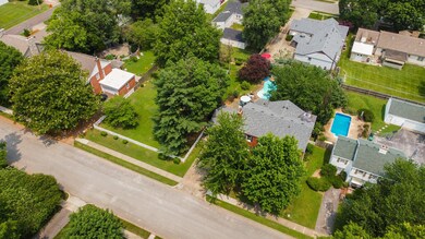 1029 E University St-4