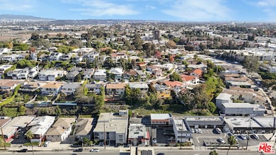 8404 Pershing Dr, Los Angeles, CA 90293 - photo 7