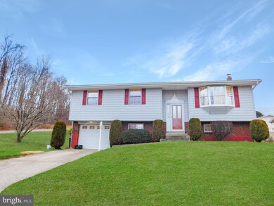 213 Yetten Cir, Tamaqua, PA 18252 - photo 2