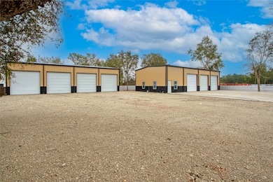 13051 Pleasant Valley Dr, Rosharon, TX 77583 - photo 5