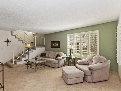 005_Living Room