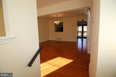 3830 Swan House Ct, Burtonsville, MD 20866 - photo 5