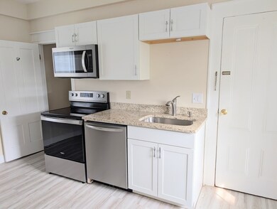 319 Great Rd unit 1st fl, Littleton, MA 01460 - photo 3