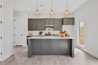 8215 Coffee St, Houston, TX 77033 - photo 6