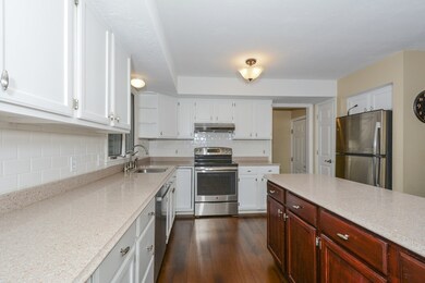 59 Hillando Dr, Shrewsbury, MA 01545 - photo 4