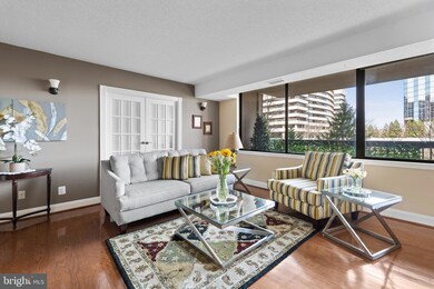 3709 S George Mason Dr unit 303, Baileys Crossroads, VA 22041 - photo 7