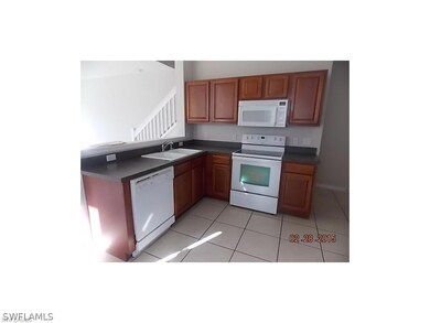 920 Hampton Cir unit 90, Naples, FL 34105 - photo 3