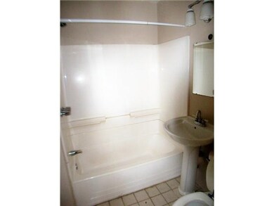 1221 Walsh St, Lansing, MI 48912 - photo 7