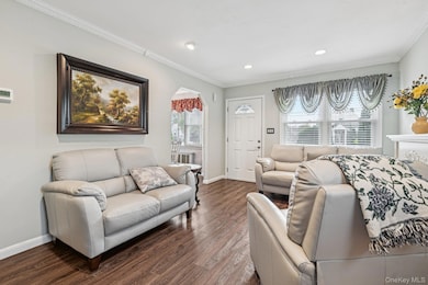 466 Jefferson Place, Mineola, NY 11501 - photo 3