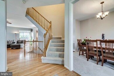 7625 Seabrook Ln, Springfield, VA 22153 - photo 7