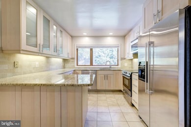 6710 Persimmon Tree Rd, Bethesda, MD 20817 - photo 6