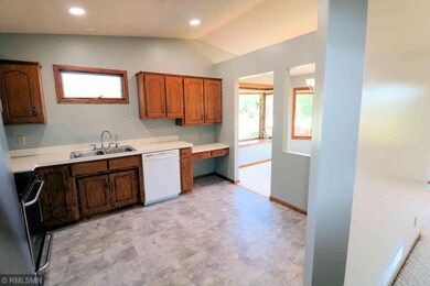 Kitchen toward DR