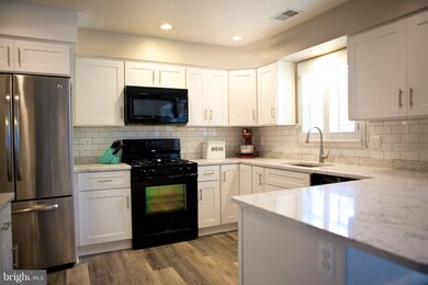 7773 Shootingstar Dr, Springfield, VA 22152 - photo 3