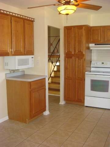 2164 Plainfield Dr, Des Plaines, IL 60018 - photo 6