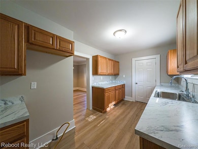 306 Whittemore St, Pontiac, MI 48342 - photo 6