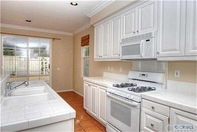 Bright & Airy Kitchen