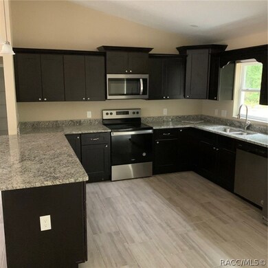 8362 N Pitcairn Way, Citrus Springs, FL 34434 - photo 2