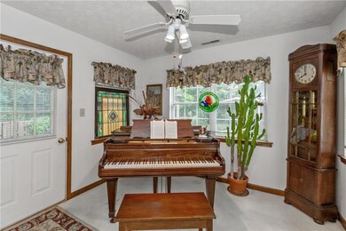 1066 Ina Cir, Franklin, IN 46131 - photo 4