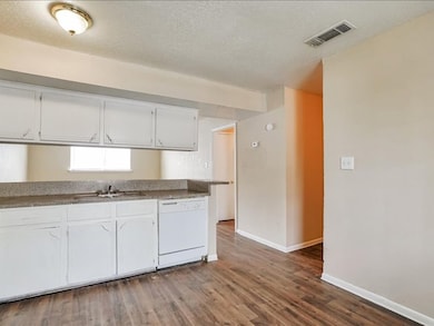 427 Hollyvale Dr unit 23, Houston, TX 77060 - photo 3