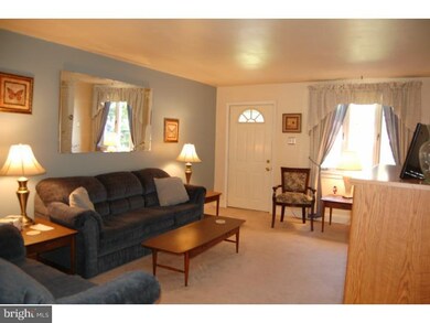 1002 Windsor Rd, Darby, PA 19023 - photo 5